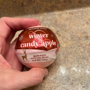 Bath & Body Works Winter Candy Apple Red Bath Fizzy